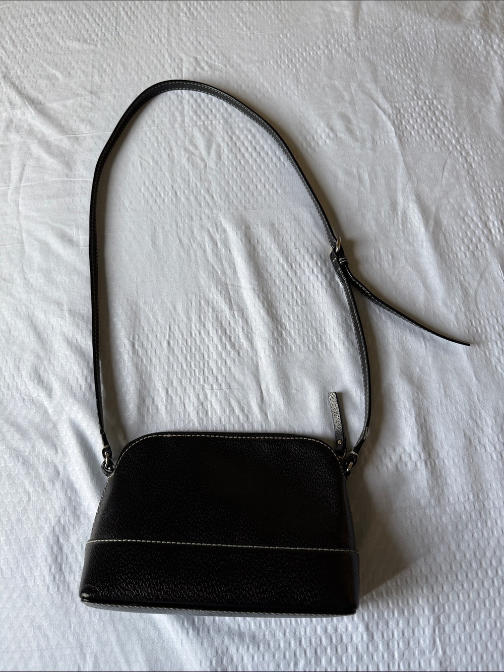 kate spade black leather crossbody with gold-tone logo - Picture 3 of 12